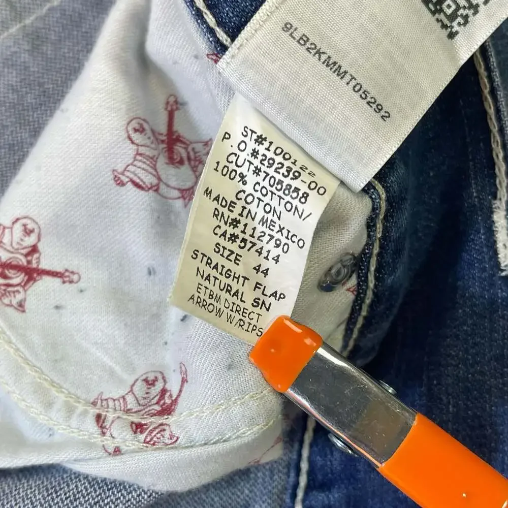 True Religion World Tour Section Straight Distressed Denim Jeans Sz 44 x 34